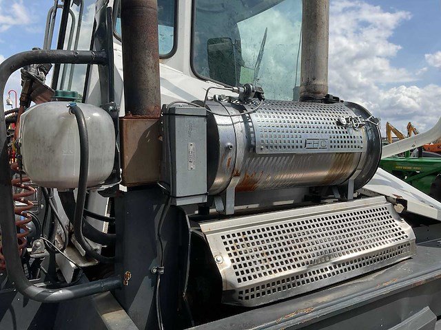 2004 terberg rt222 4x4 terminaltrekker - afbeelding 11 van  12