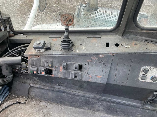 2004 terberg rt222 4x4 terminaltrekker - afbeelding 2 van  15