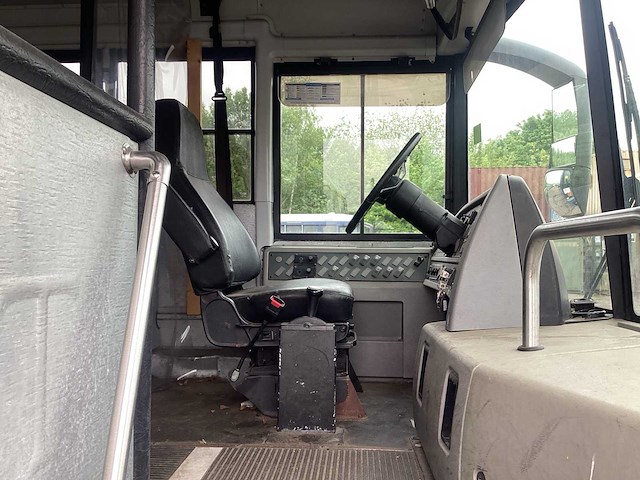 2004 thomas built bus touringcar - afbeelding 7 van  10