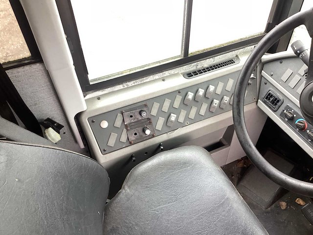 2004 thomas built bus touringcar - afbeelding 9 van  10