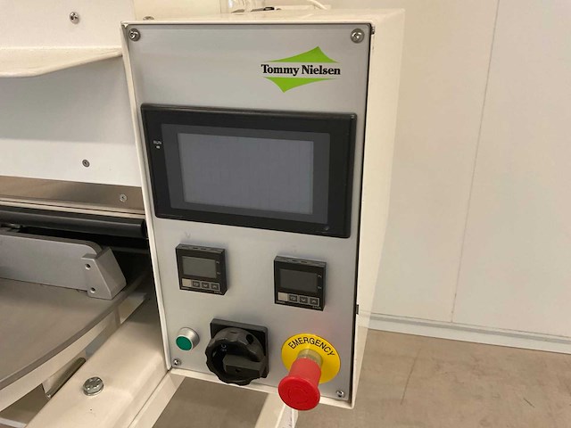 2004 tommy nielsen universal 501 fsx dubbele 6-voudige roterende sealmachine - afbeelding 4 van  5
