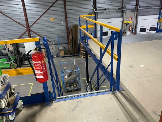 2004 twinfloor entresolvloer 40x33mtr - afbeelding 6 van  8