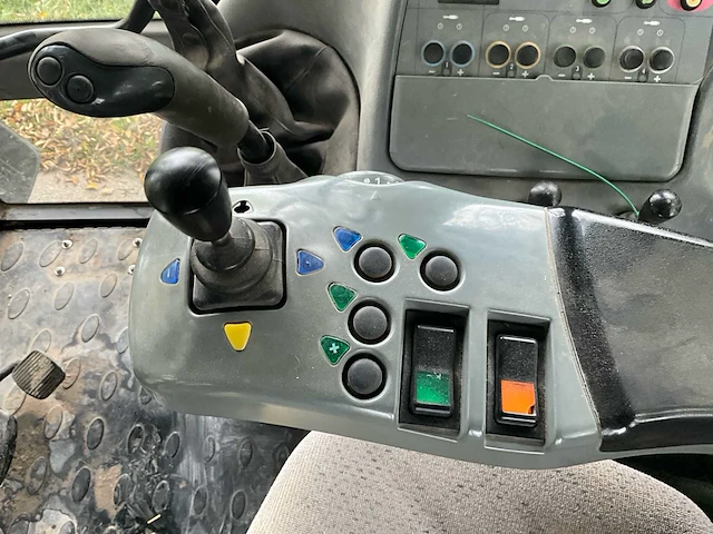 2004 valtra m120 vierwielaangedreven landbouwtractor - afbeelding 19 van  40