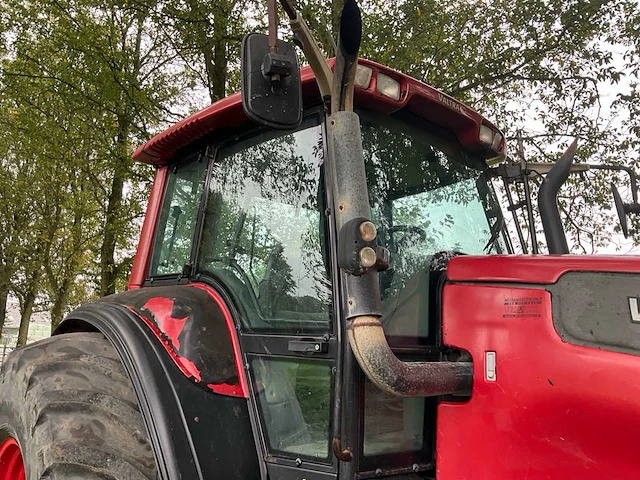 2004 valtra m120 vierwielaangedreven landbouwtractor - afbeelding 7 van  28