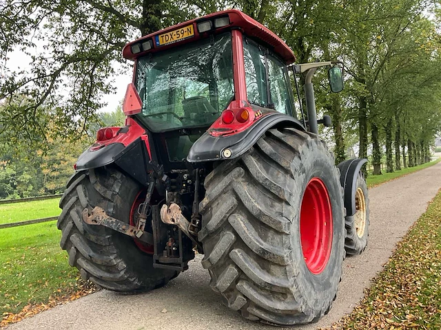 2004 valtra m120 vierwielaangedreven landbouwtractor - afbeelding 24 van  28