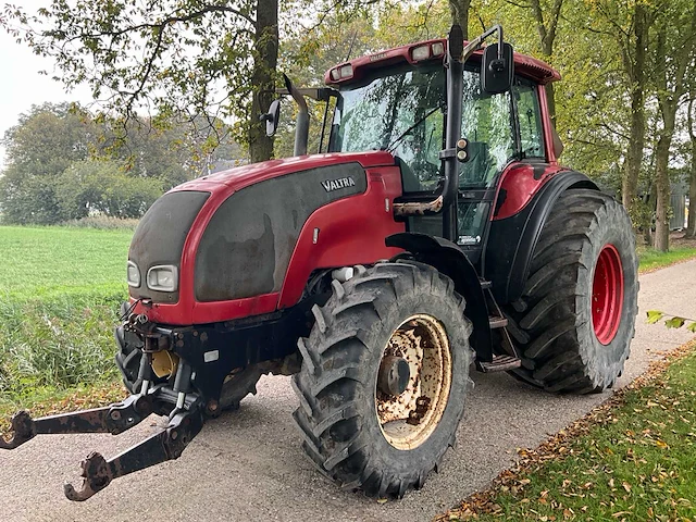 2004 valtra m120 vierwielaangedreven landbouwtractor - afbeelding 1 van  40