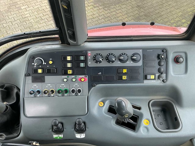 2004 valtra t120 vierwielaangedreven landbouwtractor - afbeelding 15 van  28