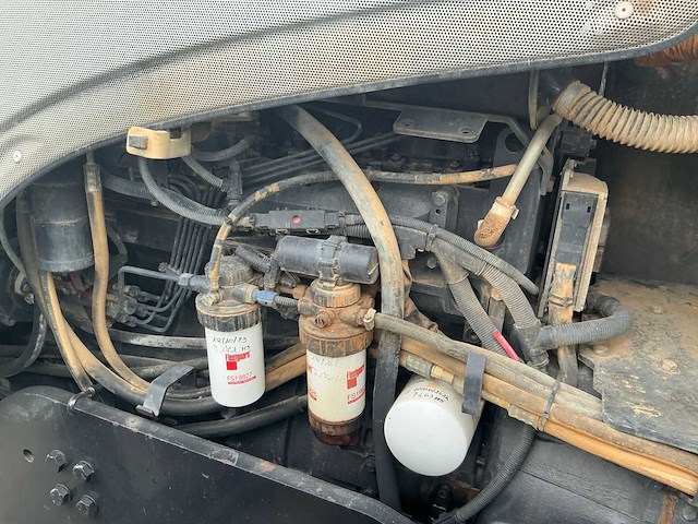 2004 valtra t120 vierwielaangedreven landbouwtractor - afbeelding 21 van  28