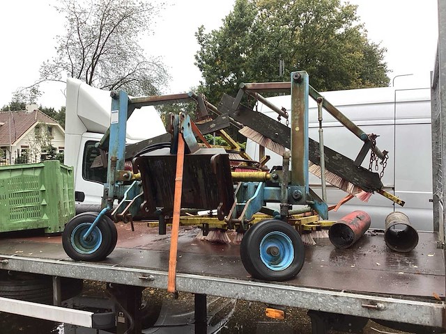 2004 veegmachines giant aansluiting - afbeelding 2 van  4