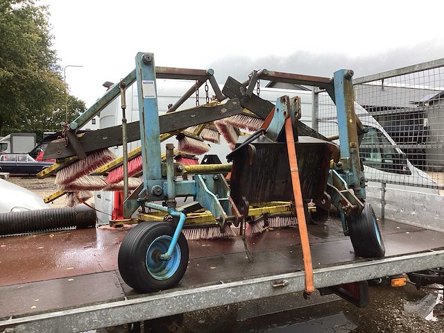 2004 veegmachines giant aansluiting - afbeelding 4 van  4