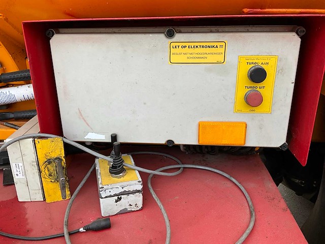 2004 veenhuis hdg11500 bemestertank met bemester - afbeelding 2 van  41