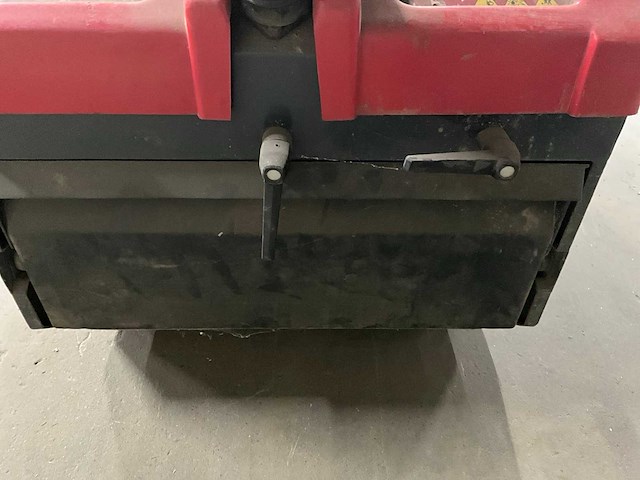 2004 verhagen lion l8000 veegmachine - afbeelding 4 van  13