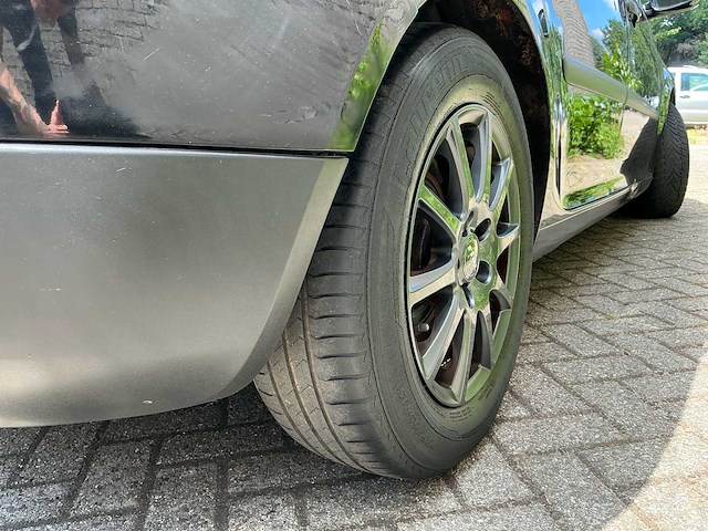 2004 volkswagen golf 1.6 fsi trendline personenauto - afbeelding 6 van  37