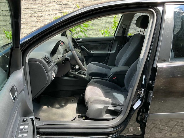 2004 volkswagen golf 1.6 fsi trendline personenauto - afbeelding 15 van  37