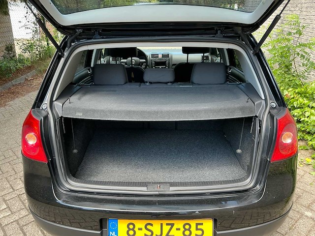 2004 volkswagen golf 1.6 fsi trendline personenauto - afbeelding 19 van  37