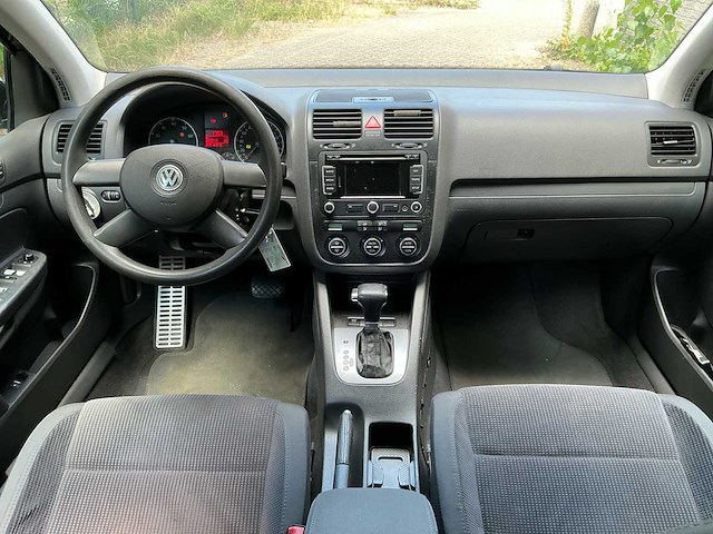 2004 volkswagen golf 1.6 fsi trendline personenauto - afbeelding 21 van  37