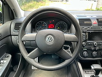 2004 volkswagen golf 1.6 fsi trendline personenauto - afbeelding 22 van  37