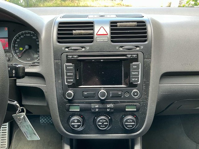 2004 volkswagen golf 1.6 fsi trendline personenauto - afbeelding 24 van  37