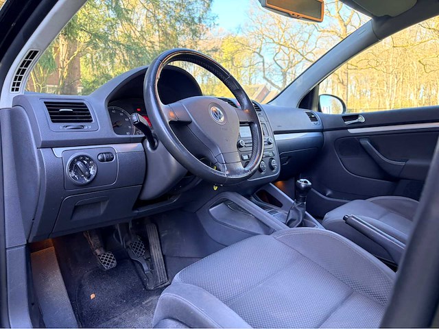 2004 volkswagen golf airco personenauto - afbeelding 12 van  14