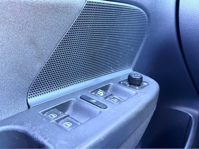 2004 volkswagen golf airco personenauto - afbeelding 3 van  13