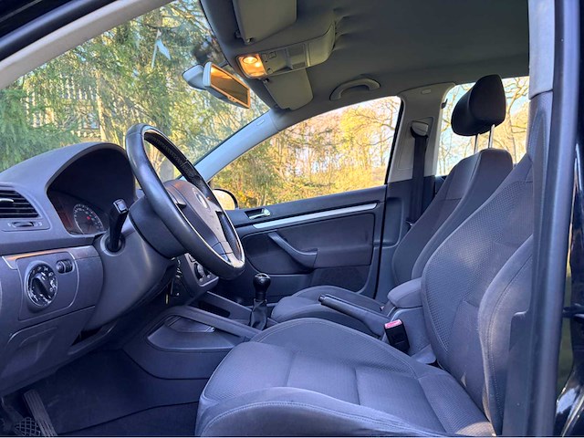 2004 volkswagen golf airco personenauto - afbeelding 4 van  7