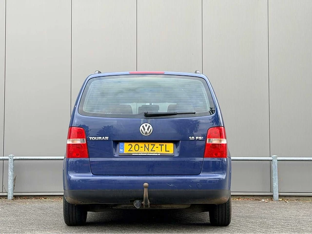 2004 volkswagen touran 1.6-16v fsi athene personenauto - afbeelding 8 van  11