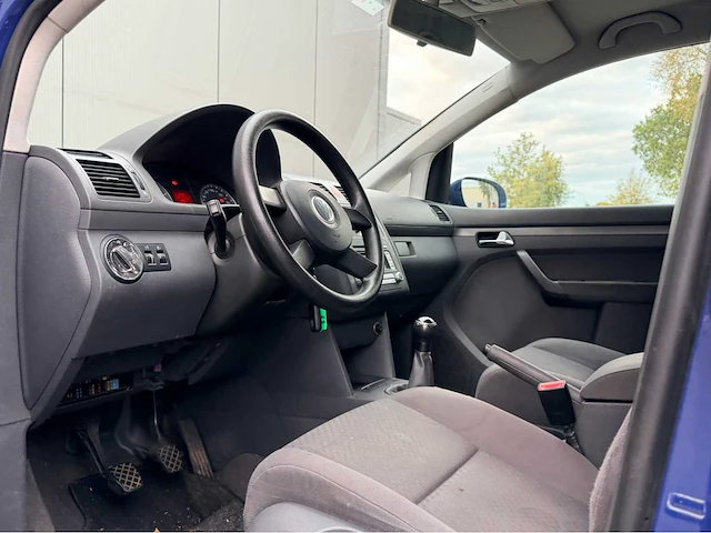 2004 volkswagen touran 1.6-16v fsi athene personenauto - afbeelding 10 van  11