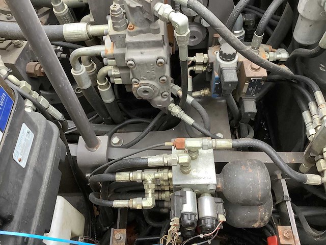 2004 volvo ew 160b banden graafmachine - afbeelding 8 van  20