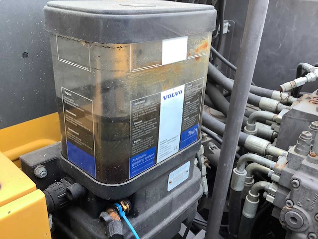 2004 volvo ew 160b banden graafmachine - afbeelding 9 van  20