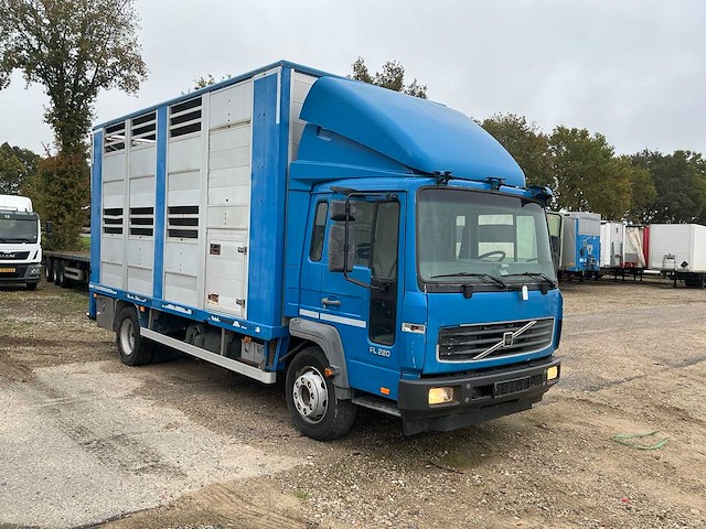 2004 volvo fl6l 4x2r veevrachtwagen - afbeelding 14 van  20