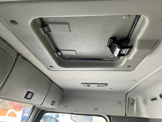 2004 volvo fm9 gesloten bakwagen - afbeelding 6 van  8