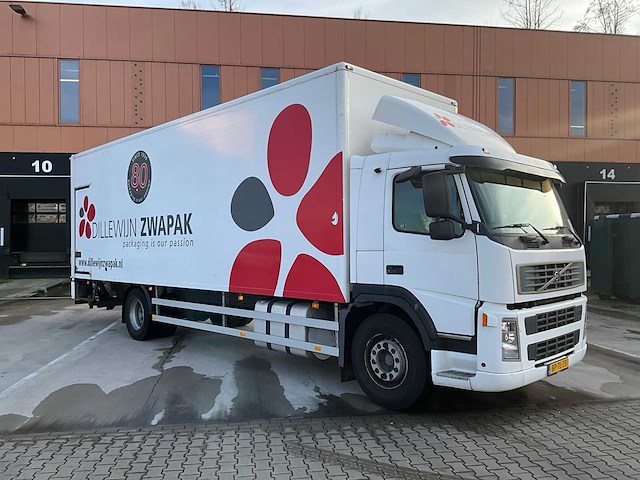2004 volvo fm9 gesloten bakwagen - afbeelding 8 van  8