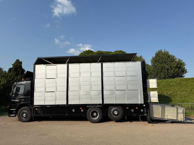 2004 volvo fmfh livestock vrachtwagen - afbeelding 11 van  51