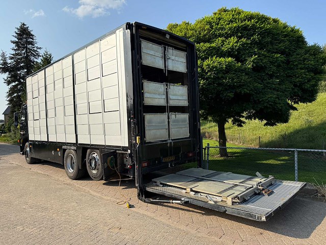 2004 volvo fmfh livestock vrachtwagen - afbeelding 14 van  51