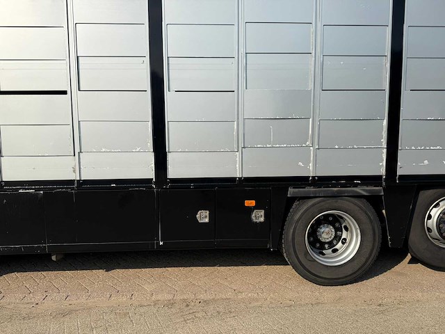 2004 volvo fmfh livestock vrachtwagen - afbeelding 29 van  51