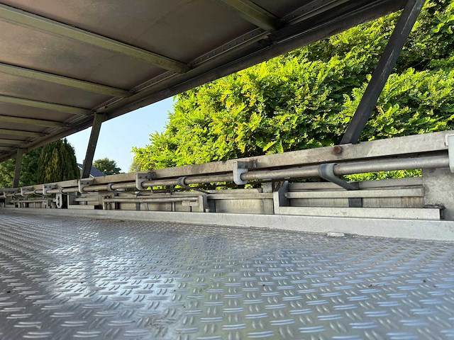 2004 volvo fmfh livestock vrachtwagen - afbeelding 31 van  51