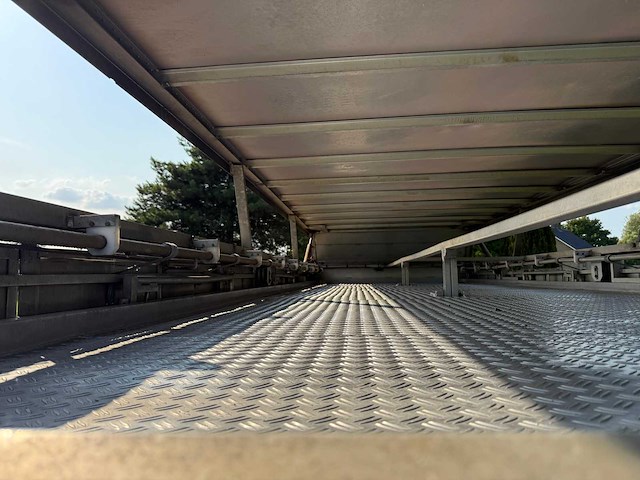 2004 volvo fmfh livestock vrachtwagen - afbeelding 34 van  51