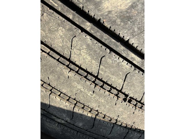 2004 volvo fmfh livestock vrachtwagen - afbeelding 36 van  51