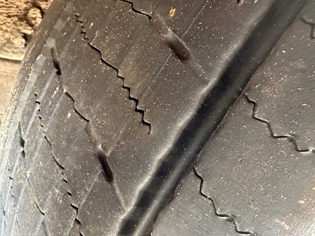 2004 volvo fmfh livestock vrachtwagen - afbeelding 41 van  51