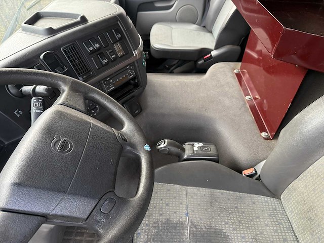 2004 volvo fmfh livestock vrachtwagen - afbeelding 42 van  51