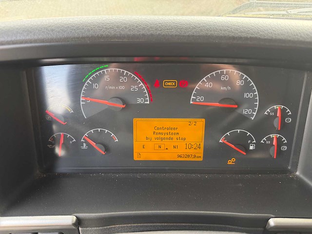 2004 volvo fmfh livestock vrachtwagen - afbeelding 50 van  51