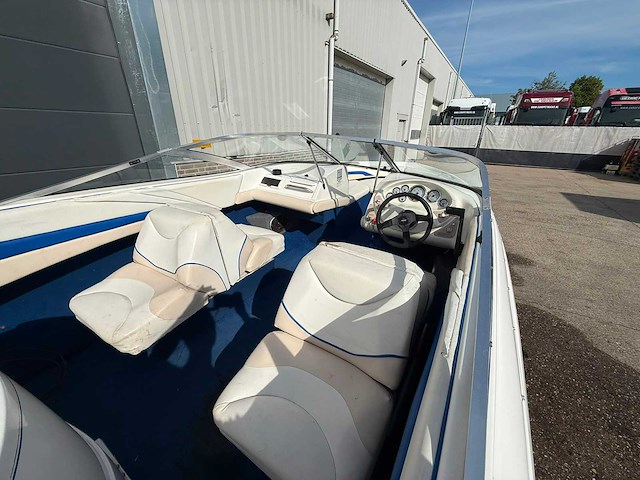 2004 wellcraft excel bowrider speedboot met stallingstrailer - afbeelding 3 van  50