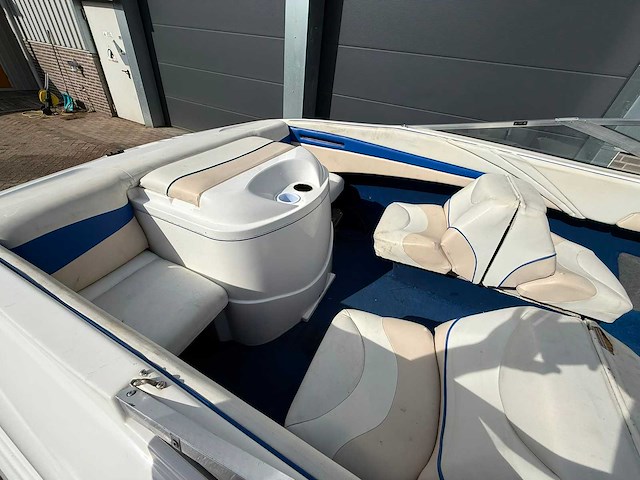 2004 wellcraft excel bowrider speedboot met stallingstrailer - afbeelding 8 van  50