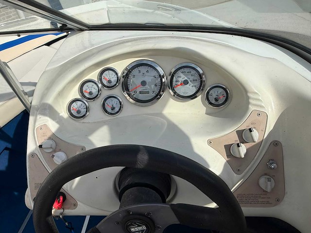 2004 wellcraft excel bowrider speedboot met stallingstrailer - afbeelding 9 van  50