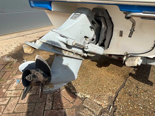 2004 wellcraft excel bowrider speedboot met stallingstrailer - afbeelding 16 van  50