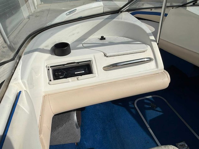 2004 wellcraft excel bowrider speedboot met stallingstrailer - afbeelding 19 van  50