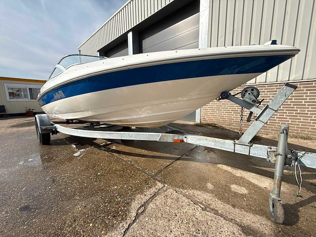 2004 wellcraft excel bowrider speedboot met stallingstrailer - afbeelding 24 van  50