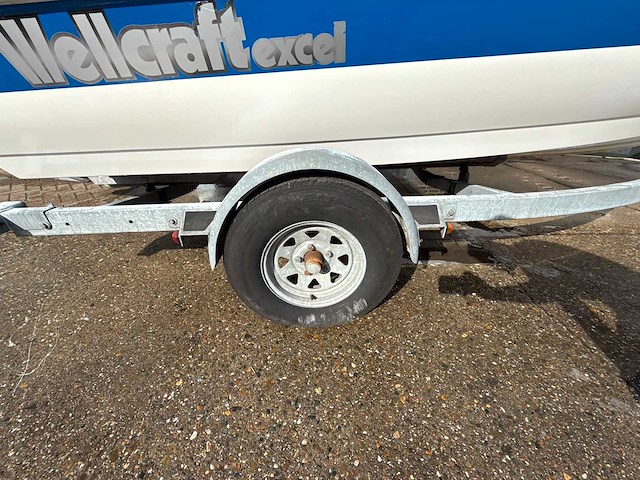 2004 wellcraft excel bowrider speedboot met stallingstrailer - afbeelding 27 van  50