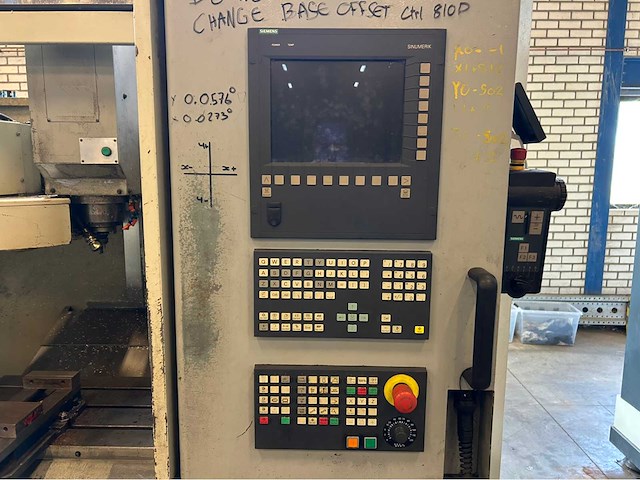 2004 xyz vmc 810 cnc universeel machinecentrum - afbeelding 10 van  14
