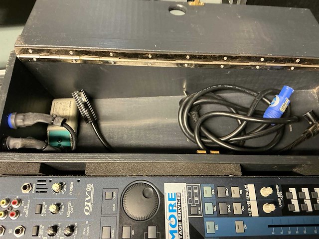 2004 yamaha 01v-96 digitale mengtafel - afbeelding 5 van  8